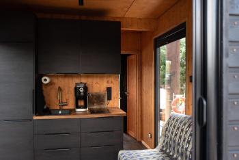 Tiny-Hausboot LIKEDEELER mit Dachterasse und Kamin, Hamburk (fotografie 4)