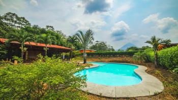 The Toucan Nest - AC, Gated & Pool, Fortuna (Foto 2)