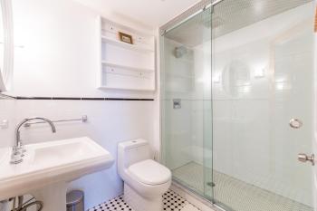2 bedrooms with one private bathroom in lovely home, New York (fotografie 4)