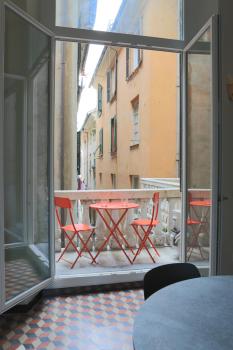 Renovated Apartment with Balcony in San Lorenzo - with elevator, Janov (fotografie 3)