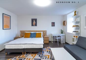 The Bookhouse, 5-bedroom residence by Prague Castle, Praha (fotografie 2)