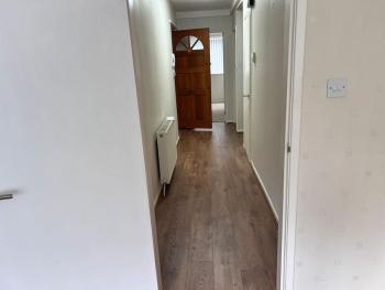 Spacious 2 bed apartment - Free parking, Liverpool (photo 4)