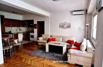 Pineapple apartment, Skopje (photo 3)