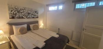 Beautiful basement apartment, very private and close to the metro, Stoccolma (foto 2)