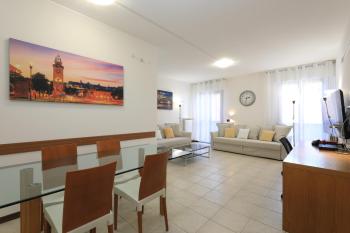 Central Luxury Apt w Garage Happy Home Bergamo, Bergamo (photo 2)