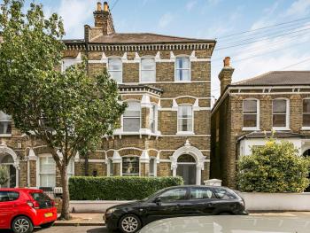 Pass the Keys Elegant GetAway House in Vibrant Clapham Juction, London (photo 5)