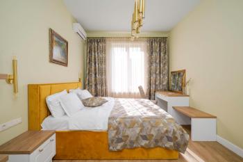 Urban Charm & Comfort - Chic 2BD in Prime Location by Flat Mаnager, Sofia (Foto 2)