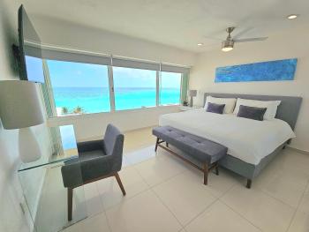 Beachfront Three-Story Coastal Penthouse, 3BR-3BA, Cancún (zdjęcie 3)