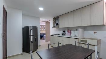 Apartamento en laureles con piscina, parqueadero 302, Medellín (Foto 2)
