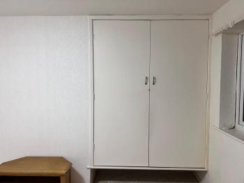 Spacious 2 bed apartment - Free parking, Liverpool (photo 5)