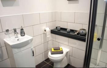1 Bed Flat - Sleeps 2 - Parking - Balcony - Wifi, Nottingham (photo 4)