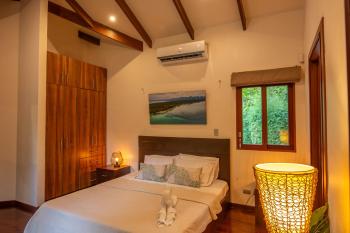 Three Monkeys - Central Cahuita - Tropical Comfort, Cahuita (photo 2)