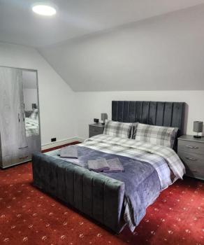 Rainsough Cottage Guest House - Shared Bathroom - Free Parking & WiFi, Manchester (photo 2)