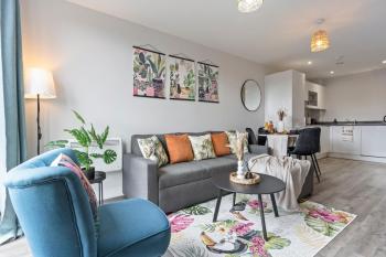 Tropical Suite - 2 Bed 2 Bath City Centre Netflix Games - Exclusive Weekly and Monthly DEALS - Raozee Homes, Birmingham (fotografie 4)