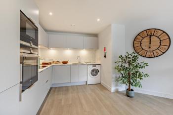 1 Rockham - Luxury Apartment at Byron Woolacombe, only 4 minute walk to Woolacombe Beach!, Вулакомб (фото 5)