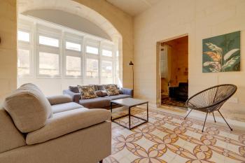Exclusive Valletta Apart with Historic Charm by Buena Vista, La Valette (photo 2)