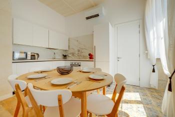 Exclusive Valletta Apart with Historic Charm by Buena Vista, La Valette (photo 5)