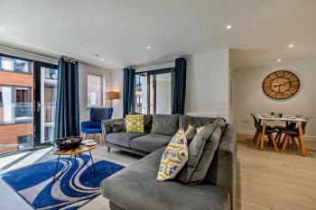 Byron - Luxury Self-Catering Coastal Apartment at the Heart of Woolacombe with Heated Indoor Pool & Gym - 4 Minutes Walk to Beach! 6 Middlecombe, Woolacombe (photo 2)