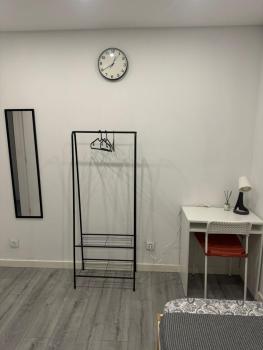 Shared Room with single bed in modern apartment, Costa da Caparica (foto 4)