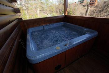 Moon Shadow - Beautiful Cabin 1 mile from Parkway, Pigeon Forge (photo 3)