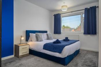 NEW! 4Bed Home, Pool Table, FREE Parking, SMART TV, Manchester (foto 4)