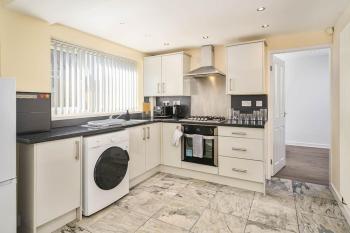 NEW! 4Bed Home, Pool Table, FREE Parking, SMART TV, Manchester (foto 5)