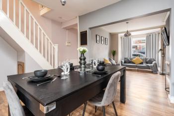 Vibrant & Spacious 3BR House, Near Manchester City & Salford Quays, Free Parking, Manchester (Foto 5)