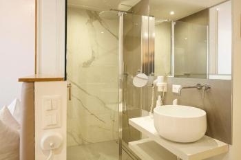 HEIMAT - Chic & Spacious Alpine Escape Schlanders, Schlanders (Foto 4)