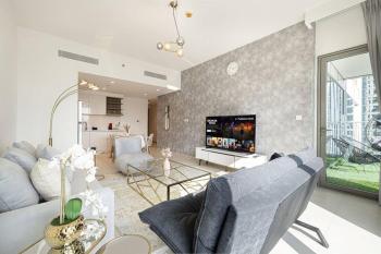 Downtown - Burj Khalifa Facing - 2 Bed Luxe Apartment, Dubai (photo 2)