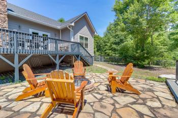 Hike, Fish and Kayak Murphy Gem with Deck and Fire Pit, Murphy (foto 3)