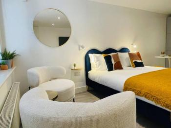 Designer Studio in Edinburgh with Free Parking, Edinburgh (photo 3)