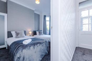 Comfy four bedroom house with parking, Manchester (fotografie 3)