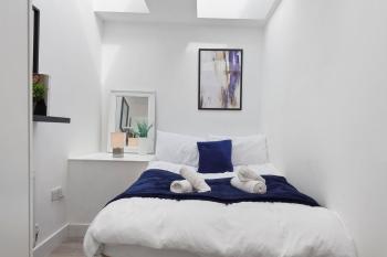 Bright Cosy Greenwich - 3 Bedroom Apartment 5 Beds - Free Parking, Londres (foto 2)
