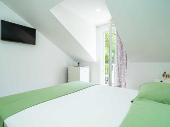 Apartment & Rooms Papa - Premium Double or Twin Room with Balcony and Partial Sea View Soba 2, Mlini (zdjęcie 4)