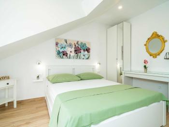 Apartment & Rooms Papa - Premium Double or Twin Room with Balcony and Partial Sea View Soba 2, Mlini (zdjęcie 5)