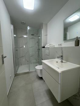 Modern City Apartment, Just 5 Minutes to Downtown, Norimberga (foto 5)