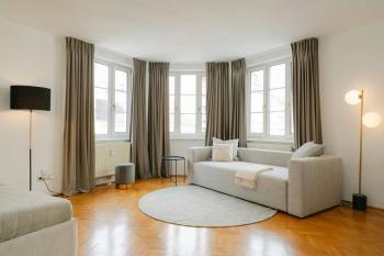 Hip APT perfect for 4 or 6, great district, metro, Вена (фото 3)