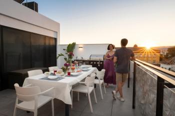LeonAlba House Private Villa Private rooftop Private Pool Private Andalusian Courtyard Free Parking BBQ 8 Guests, Кордова (фото 5)