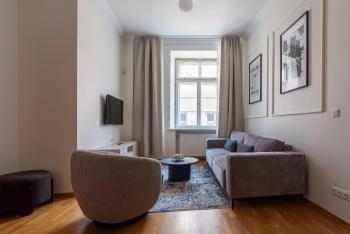 Old Town - Hall Square Apartment, Tallinn (photo 3)