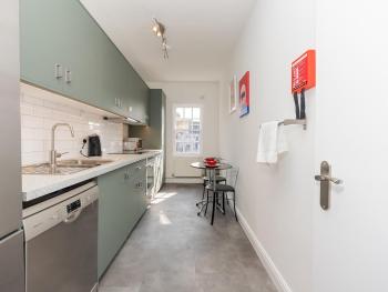 Pass the Keys Bright modern one bed apartment - Bath city centre, Бат (фото 4)