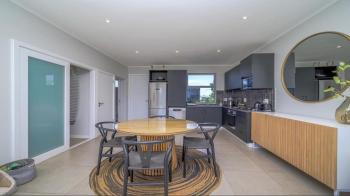 Modern duplex in luxury estate, Sheffield Beach (photo 3)