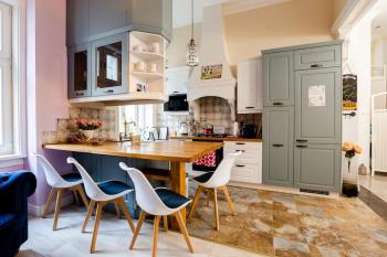 ROOMS in a Luxury designer period apartment in Old Town by presidential palace, Bratislava (fotografie 2)