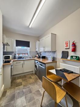 Amaya Five - Newly renovated - Very spacious - Sleeps 6 - Walking distance to town centre - Grantham, Grantham (fotografie 3)