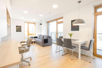 Apartment with balcony and castle view by URBAN RENT, Vilnius (fotografie 3)