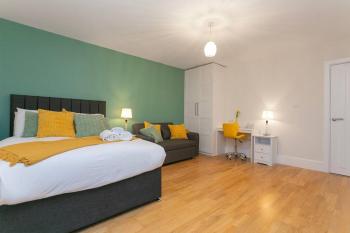 Trendy 1BR in West Kensington -opposite Station, Londyn (zdjęcie 4)
