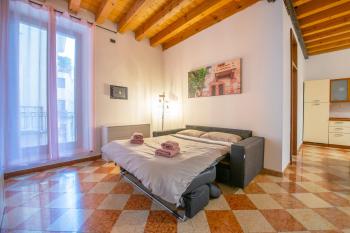 ARENA LUXURY EXPERIENCE Elegante appartamento di 78 mq in Via Mazzini, appartamento per 5 persone - WIFI VELOCE ed elegante balcone, Verona (photo 3)