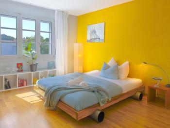 Apartment with Mattress in Living Room, Bern (Foto 3)
