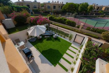 Luxury Villa in Ranches 1, on Pool and Park, Dubaj (fotografie 4)