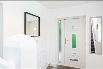 Good Location Free Parking Big Garden Modern House, Swindon (photo 5)