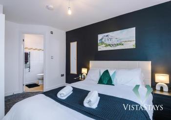 Large 5BDR House By Vista Stays Short Lets & Serviced Accommodation Salford With Pool Table, PS4 & Private Parking, Manchester (fotografie 3)